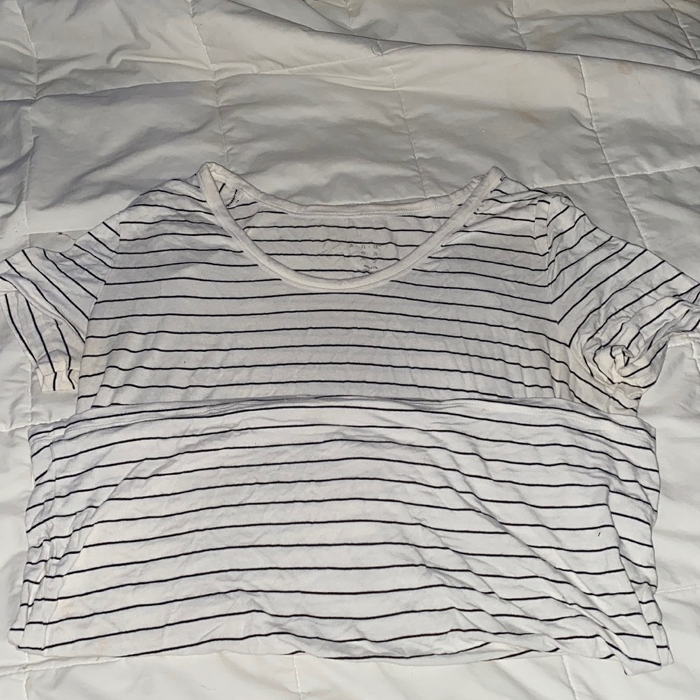 Short sleeved stretchy black and white tee.